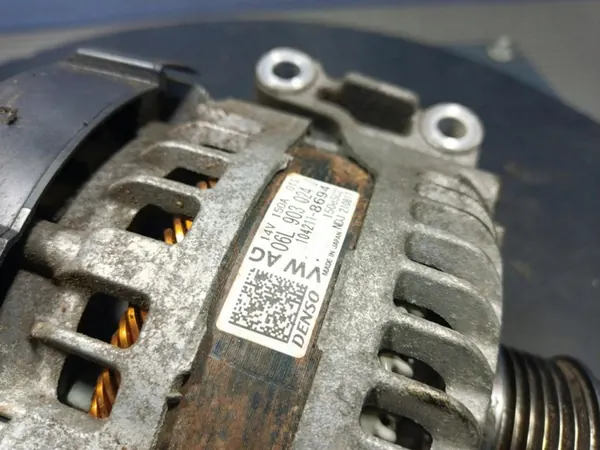 AUDI A4 A5 Vaihtovirtageneraattori 150A 2.0 TFSi 06L903024J image 2