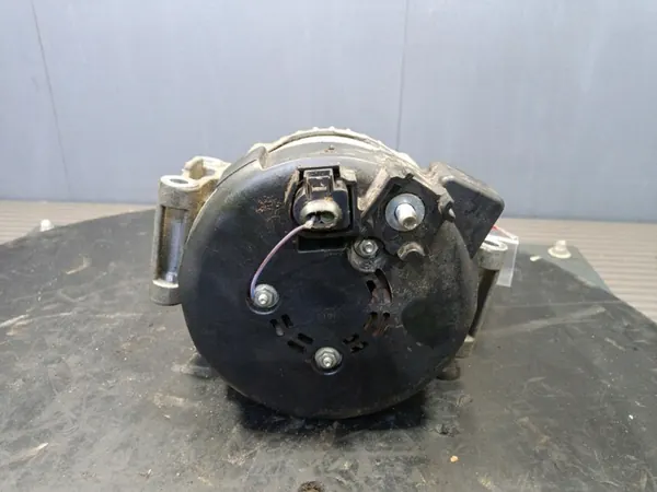 AUDI A4 A5 Vaihtovirtageneraattori 150A 2.0 TFSi 06L903024J image 4