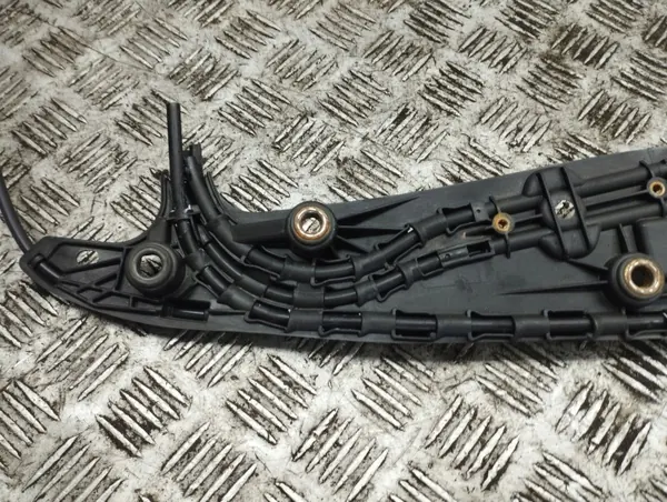 Mercedes-Benz Gurtabdeckung vorne OEM 1742508 image 3