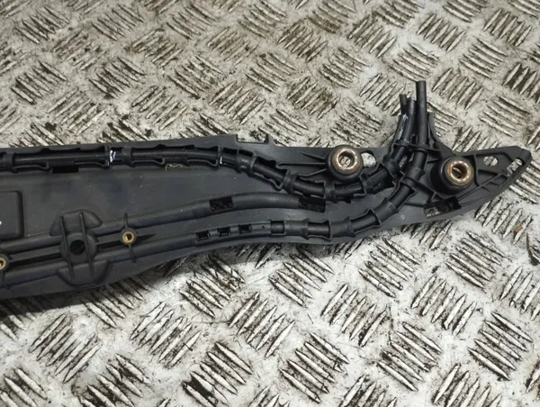 Mercedes-Benz Gurtabdeckung vorne OEM 1742508 image 4