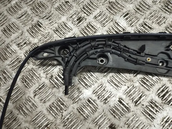 Mercedes-Benz Gurtabdeckung vorne OEM 1742508 image 7