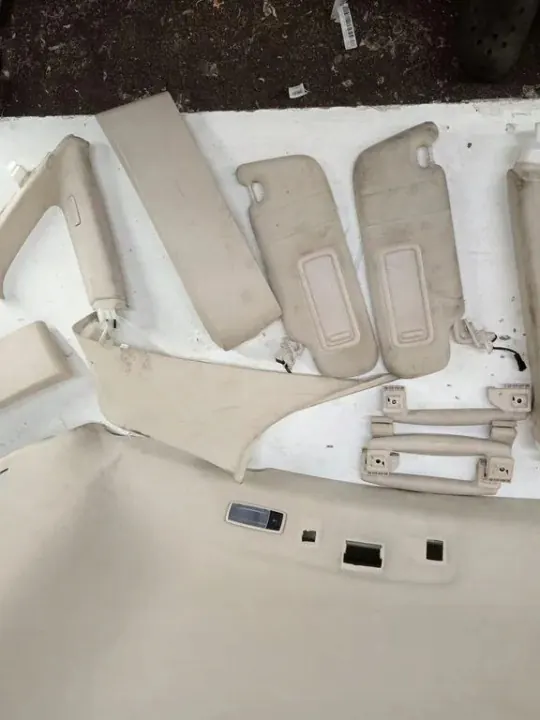 Plafonnier clair Maserati Levante OEM 06700480300 image 4