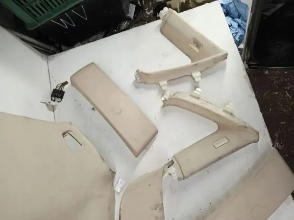 Plafonnier clair Maserati Levante OEM 06700480300 image 5