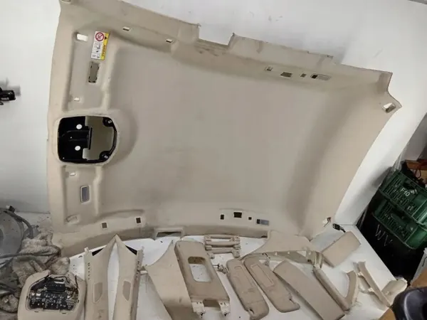 Plafonnier clair Maserati Levante OEM 06700480300 image 6
