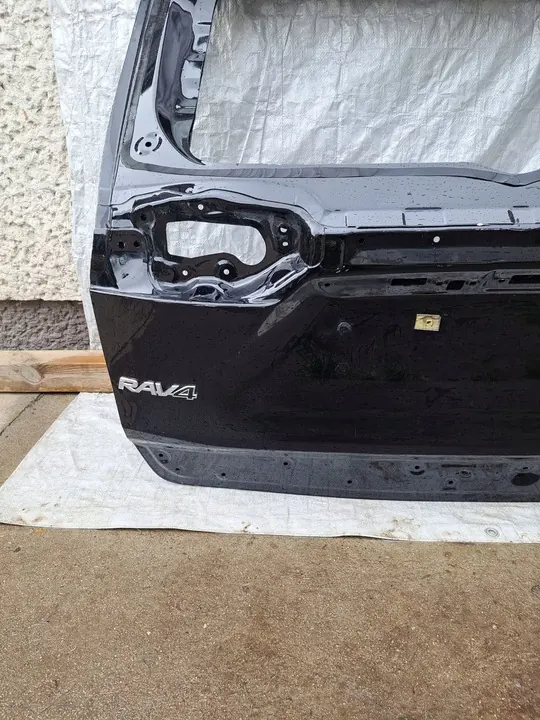 Takaluukku Toyota RAV4 V 2018+ image 10