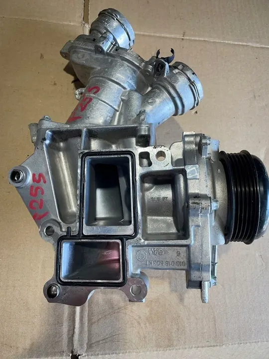 MERCEDES 3.0 CDI Vattenpump Termostatlåda A6562000015 image 5