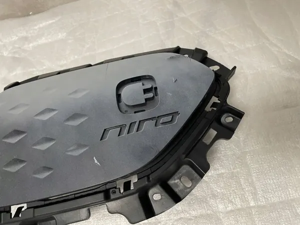 Tapa de Toma de Carga Kia Niro EV OEM 86340-Q4000 image 3