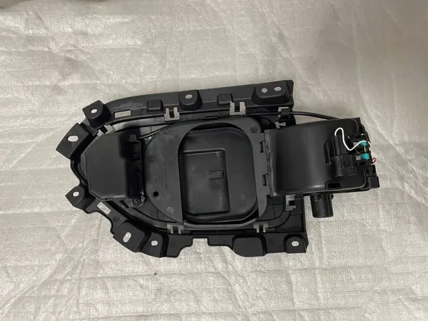 Tapa de Toma de Carga Kia Niro EV OEM 86340-Q4000 image 4