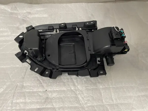 Tapa de Toma de Carga Kia Niro EV OEM 86340-Q4000 image 5