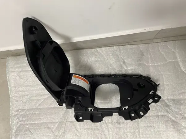 Tapa de Toma de Carga Kia Niro EV OEM 86340-Q4000 image 6
