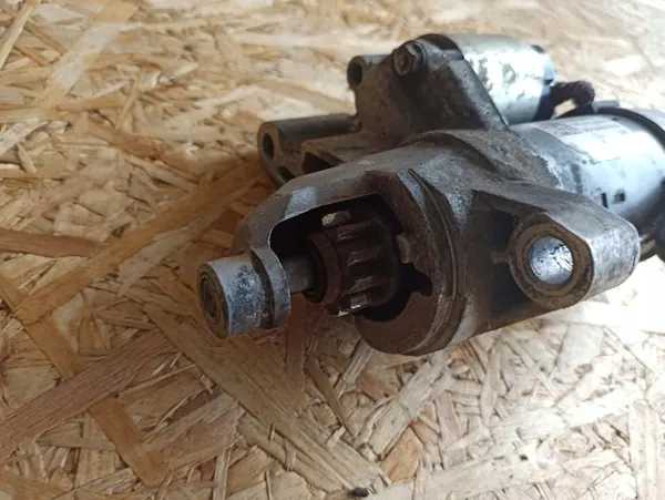 Arrancador 2.0TDI Automático Audi A4 A5 A6 04L911024A image 2