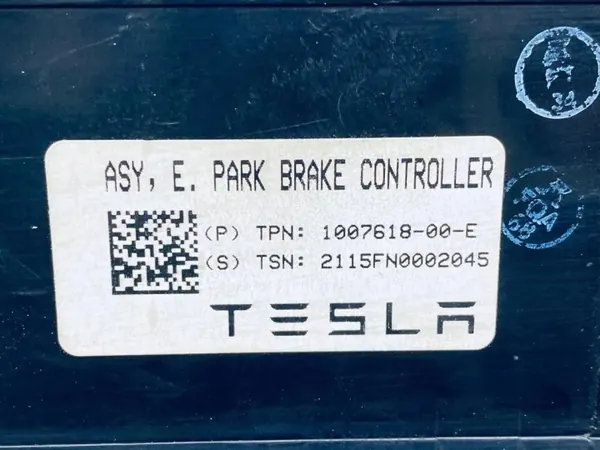 Tesla Handbremsmodul OEM 100761800J Gebraucht image 5