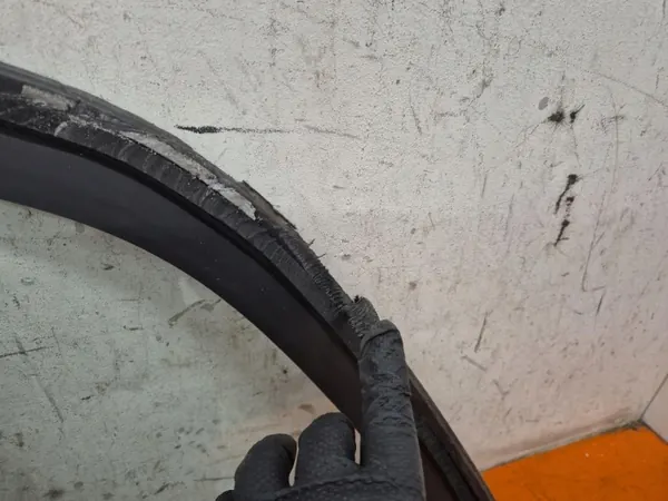 Suzuki Liana Bak Höger Kaross Glas OEM Wrakomania-29352 image 4