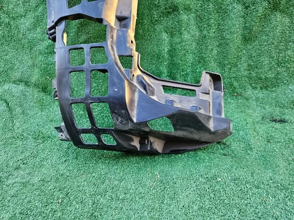 Reforço de para-choque direito VW Touareg III 18 R-Line OEM image 5