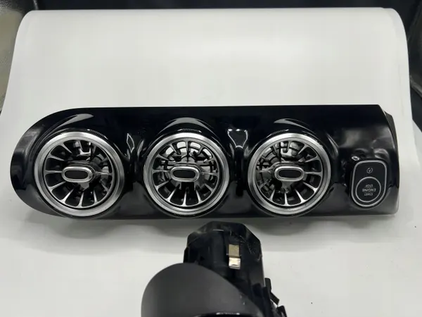 Grelha ventilação Mercedes Classe A W177 OEM A1776809800 image 3