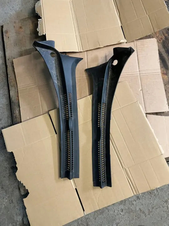 VW Golf V Plus vindrutslist OEM 5M0819403B/4B image 2