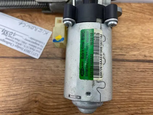 Motor de control de asiento OEM L0372816AA para Dodge Challenger image 7
