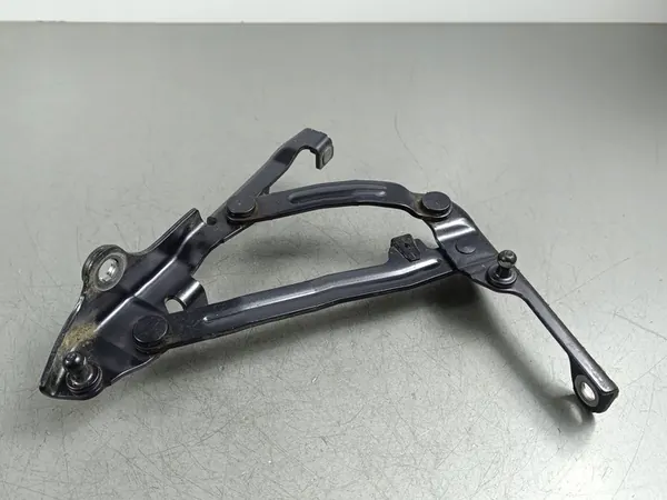 2024 Toyota GR 86 Charnière de coffre image 1