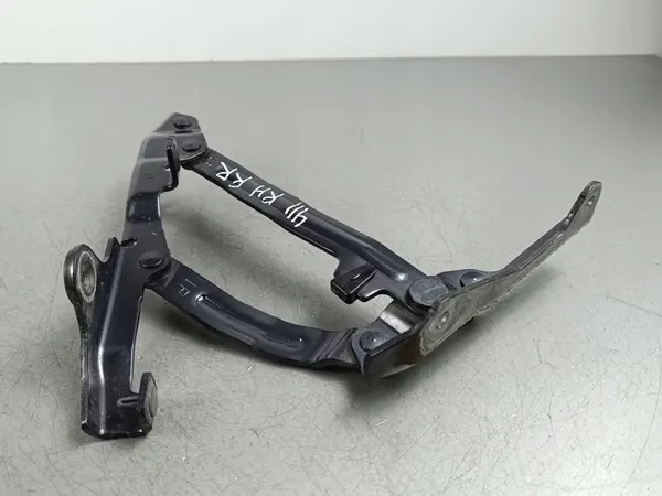 2024 Toyota GR 86 Charnière de coffre image 4