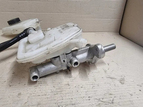 Bremsflüssigkeitsbehälter OEM 460913484R - Gebraucht image 3