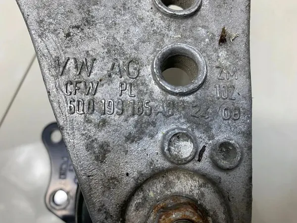 Seat Ibiza III (6L) 2006 Engine Mount Bracket image 3