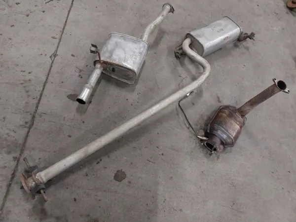 Kit Silenciador Escape OEM Ford Focus MK1 1.8 16V image 3