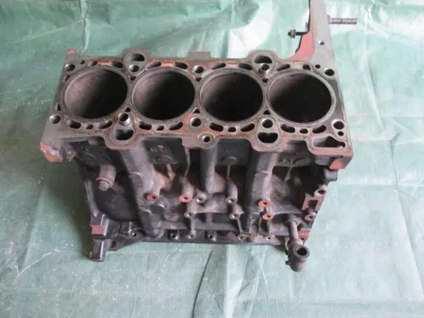 BMW Motorblok OEM 310126173915 Gietijzer 2006 image 2