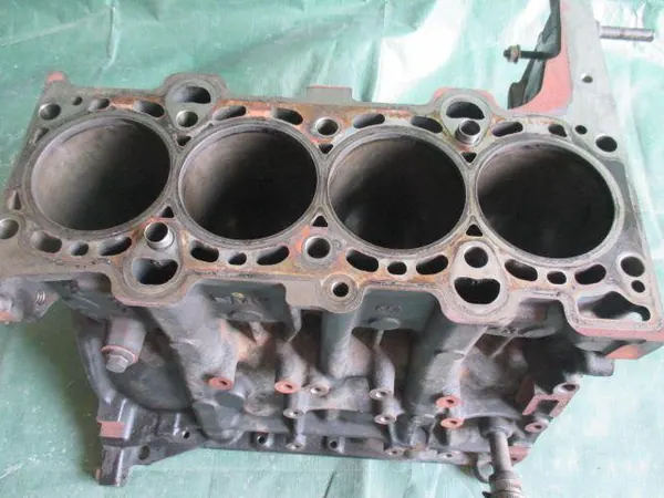 BMW Motorblok OEM 310126173915 Gietijzer 2006 image 4