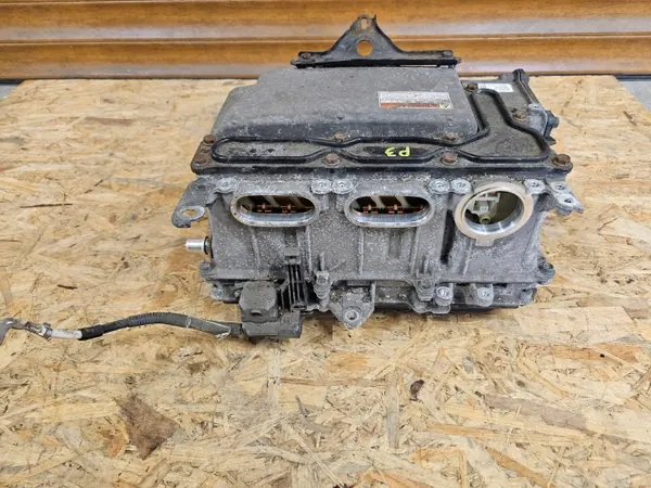 Toyotan invertteri G9200-47210 Prius III, Auris, Lexus CT image 3