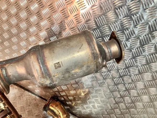 Catalyseur DPF OEM 32313186 32406144 pour Volvo XC40 image 6