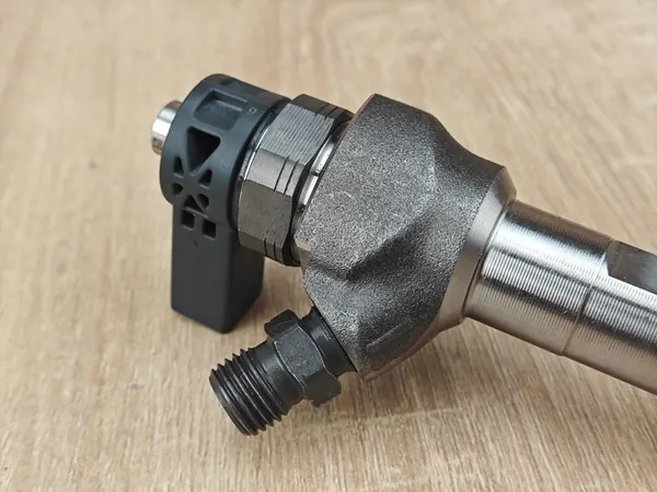 Inyector combustible OEM 04L130277AE para Audi A6 C7 2.0 TDI image 3