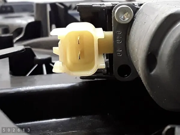 Ford-ikkunasäädin OEM 8a61b045h16ah - Käytetty image 3