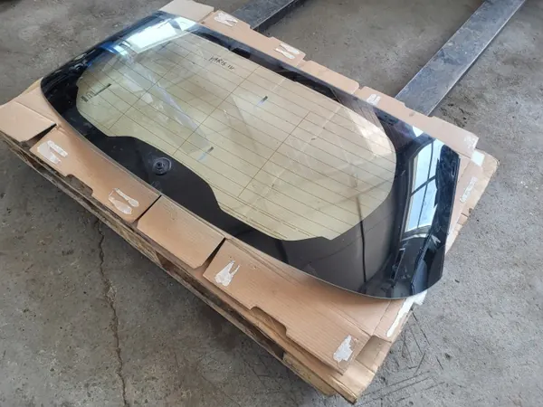 Toyota Yaris IV 5D 2020 Achterklep Glas OEM image 4