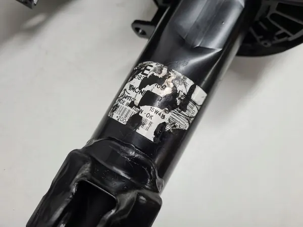 MERCEDES W218 CLS Airmatic Stötdämpare image 5