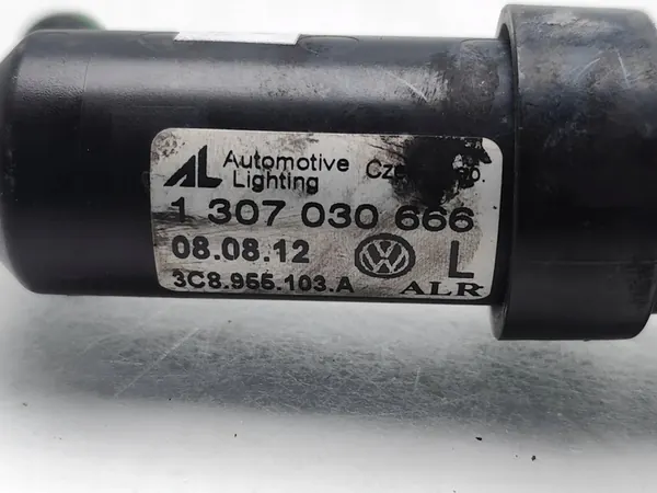 VW Passat CC Linker Koplampwasdouche 2013 OEM image 7