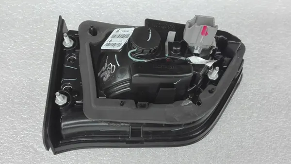 Jeep OE P55112684AA lámpara de portón trasero image 2