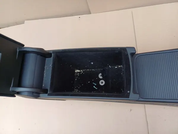 OEM PODŁOKIETNIK VW PASSAT B6 Käsinoja Musta image 4