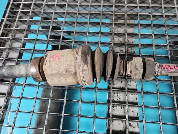 Fram höger drivaxel Nissan Qashqai I J10 06-13 image 4