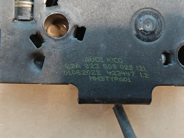 AUDI RSQ3 Q3 83A II Motorhuvudslås Höger Vänster OEM 83A823509 image 9