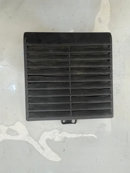Volvo FM4 Kabinenfilterabdeckung OEM 20489245 (2013-2021) image 2