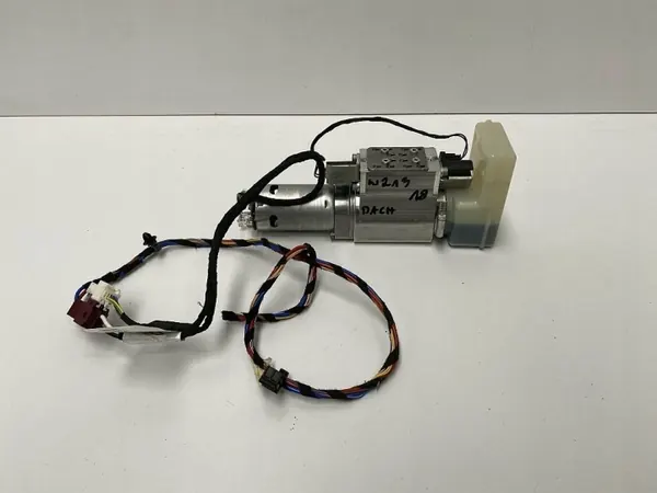 Mercedes-Benz OE A2388000030 Takpump - Begagnad image 2