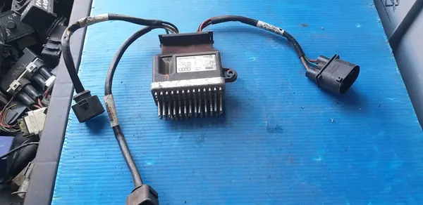 Audi A4 B8 A5 A6 C7 Tuulettimen Ohjausmoduuli 8K0959501D image 4