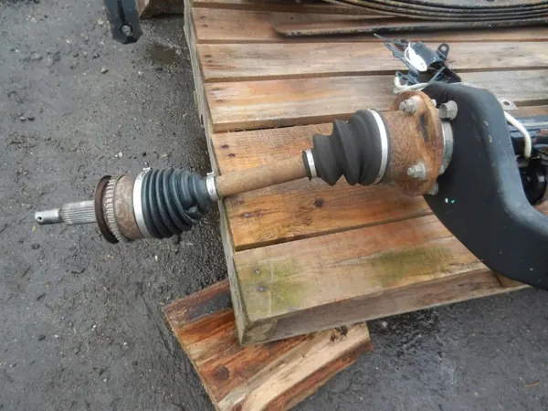 Muelle trasero OEM części L200 Fullback - Usado image 6