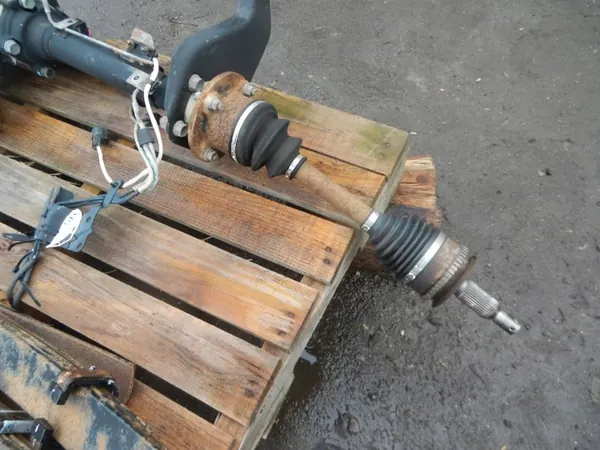 Muelle trasero OEM części L200 Fullback - Usado image 7
