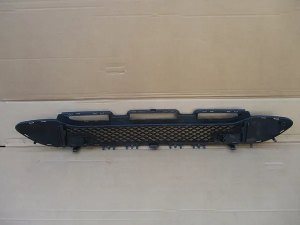 Rejilla Central de Parachoques Delantero Mercedes GLA Lift 18- OEM A1568804200 image 2