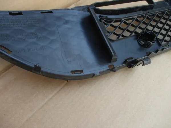 Rejilla Central de Parachoques Delantero Mercedes GLA Lift 18- OEM A1568804200 image 3