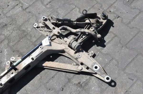 Braço suspensão dianteira Porsche 997341101 - Usado image 3