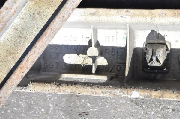 Braço suspensão dianteira Porsche 997341101 - Usado image 7