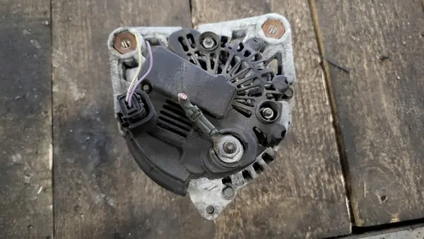 Vaihtovirtageneraattori Bosch 0 986 048 630 image 2