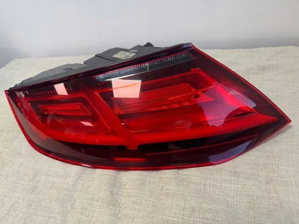Audi TT 8S 14- Luz Trasera Izquierda EU 8S0 LED image 3